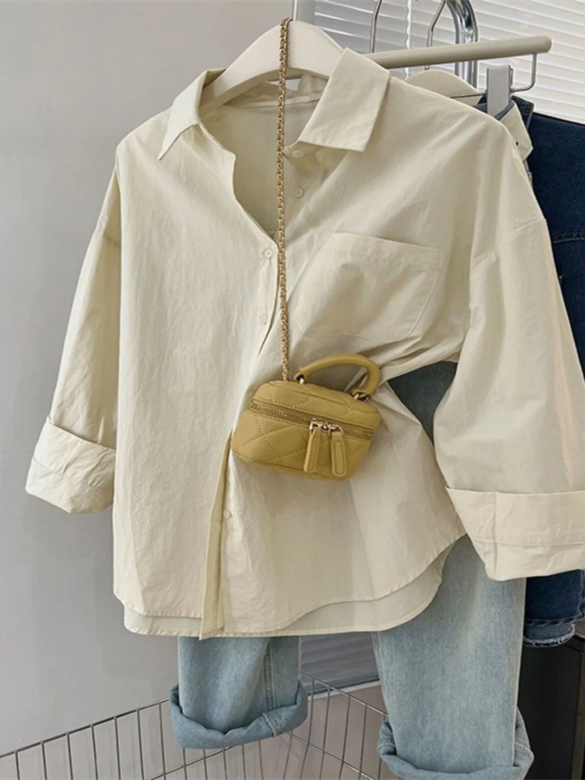 Fashionable Loose Color Women's Shirt Autumn 2026 New Simple Design Outerwear Stylish Versatile Top
Fashionable Loose Color Women's Shirt Autumn 2026 New Simple Design Outerwear Stylish Versatile Top
