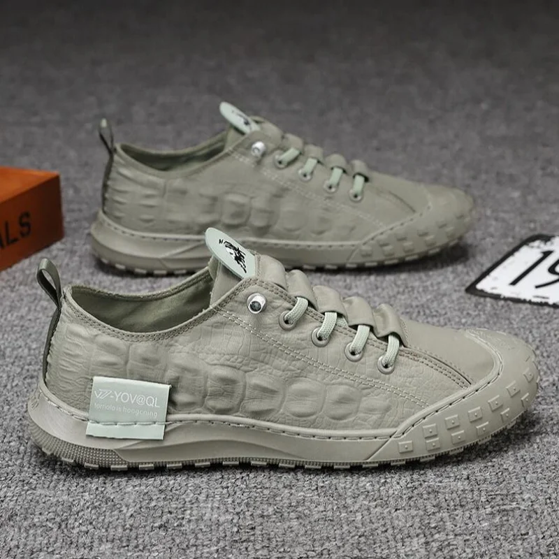 Spring New Canvas Shoes Men's comfortable toe shoe Casual non slip trendy shoes Outdoor lightweight Male Sneakers
Spring New Canvas Shoes Men's comfortable toe shoe Casual non slip trendy shoes Outdoor lightweight Male Sneakers