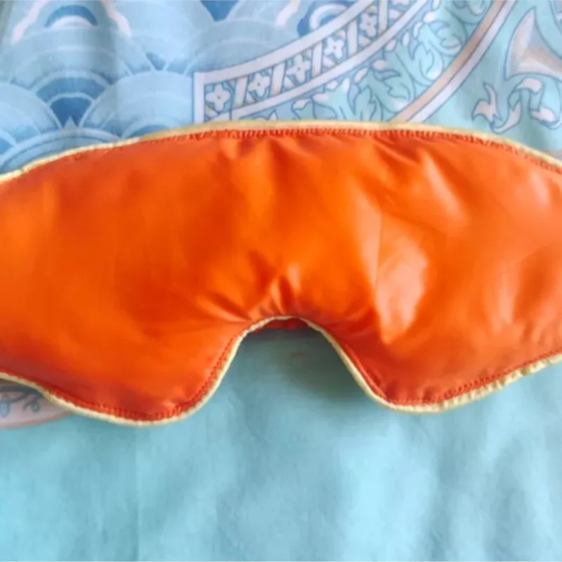 Adult Soft Smooth Brocade Satin Eye Cover Shading Comfortable Elastic Strap Filled With Cotton Couple Eye Patch Accessories
Adult Soft Smooth Brocade Satin Eye Cover Shading Comfortable Elastic Strap Filled With Cotton Couple Eye Patch Accessories