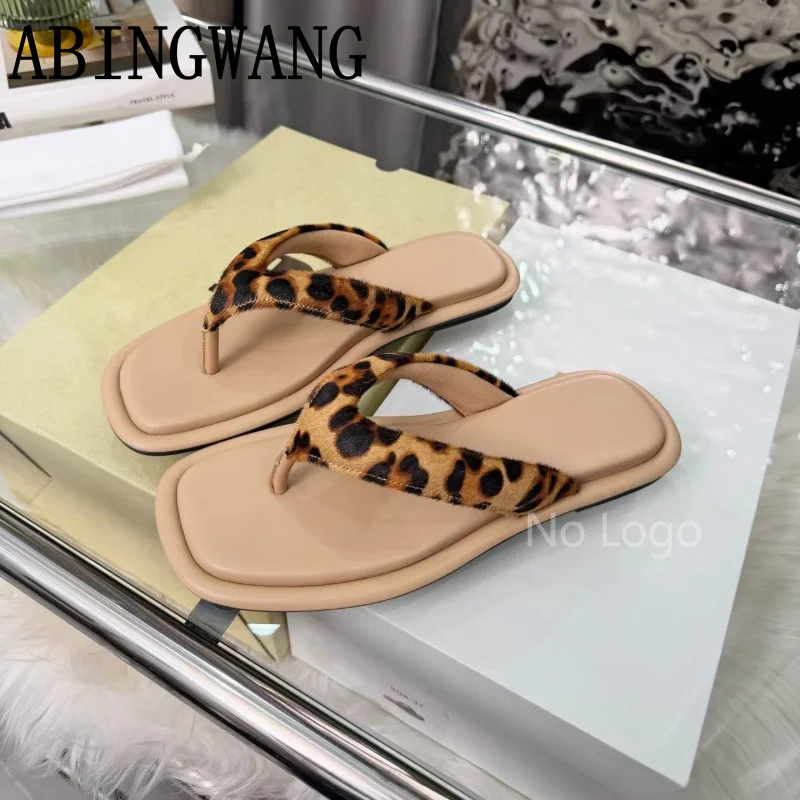 Classics Fashion Summer New Flats Flip Flops for Women Casual Lazy Slippers Outwear Holiday Shoes Daily Shoes Mujer
Classics Fashion Summer New Flats Flip Flops for Women Casual Lazy Slippers Outwear Holiday Shoes Daily Shoes Mujer