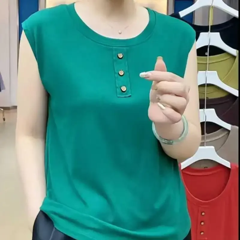 Simple Round Neck Sleeveless Top With Button Detail For Women Casual Office Wear Summer Classic Style
Simple Round Neck Sleeveless Top With Button Detail For Women Casual Office Wear Summer Classic Style