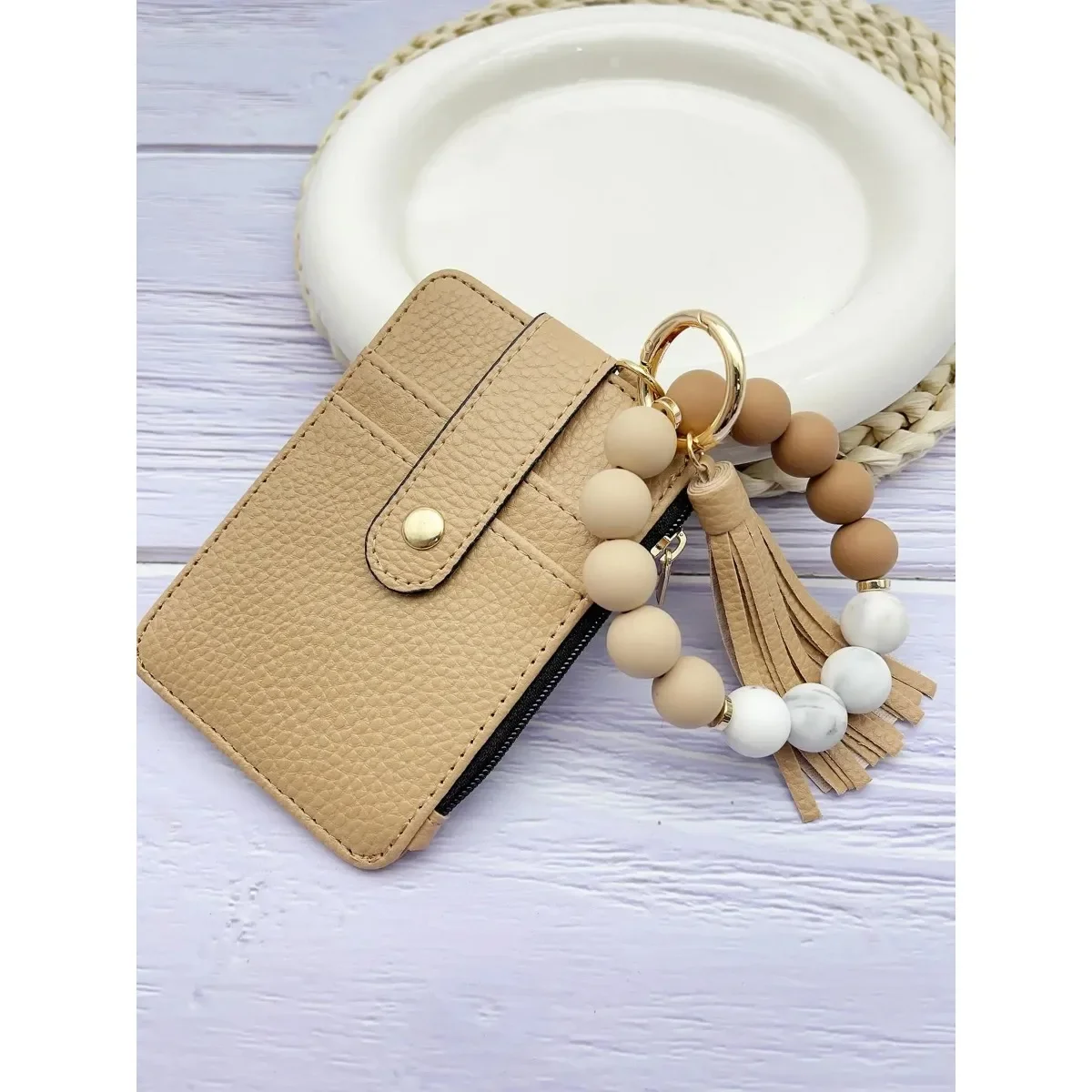 A minimalist-style accessory, handcrafted from marble-patterned silicone beads: a women's wallet and card holder
A minimalist-style accessory, handcrafted from marble-patterned silicone beads: a women's wallet and card holder
