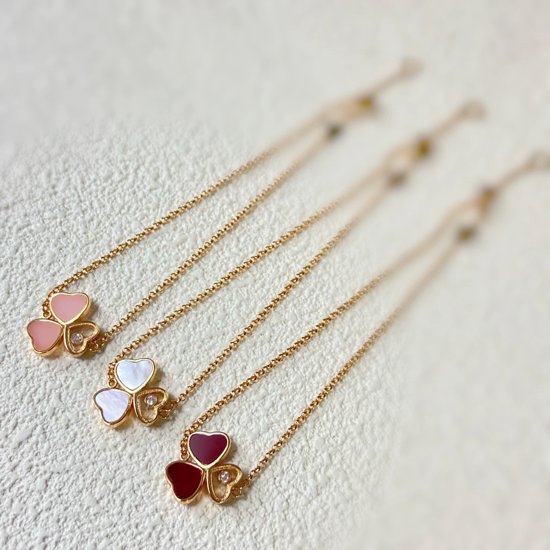 In 2025, the Xiao family's heart-shaped agate bracelet, clover mother-of-pearl bracelet with diamonds, is a fashionable, versati
In 2025, the Xiao family's heart-shaped agate bracelet, clover mother-of-pearl bracelet with diamonds, is a fashionable, versati