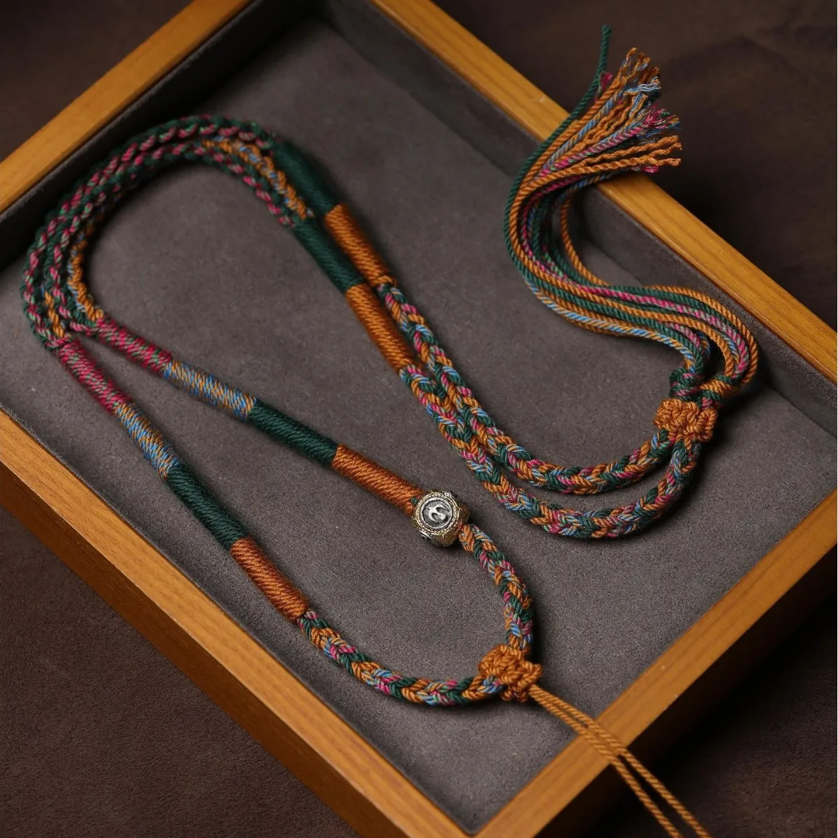 Tibetan Hand Rubbed Cotton Neck Pendant Necklace Ethnic Style Tangka Buddha Brand Cultural And Playful High End Handmade Hanging
Tibetan Hand Rubbed Cotton Neck Pendant Necklace Ethnic Style Tangka Buddha Brand Cultural And Playful High End Handmade Hanging