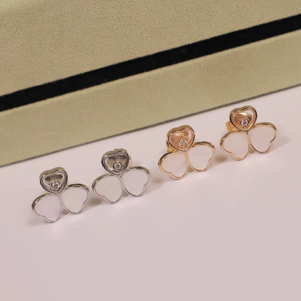 Lucky White Shell Love Clover Earnail Women's Fashion Original Jewelry Exquisite Gift
Lucky White Shell Love Clover Earnail Women's Fashion Original Jewelry Exquisite Gift
