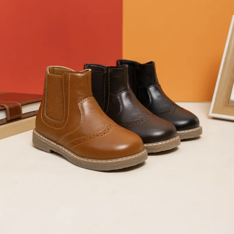 2025 Fashion Kids Formal Short Boots Retro Causal Girls School Ankle Boots Boys Performance Non-slip Children's Leather Boots
2025 Fashion Kids Formal Short Boots Retro Causal Girls School Ankle Boots Boys Performance Non-slip Children's Leather Boots
