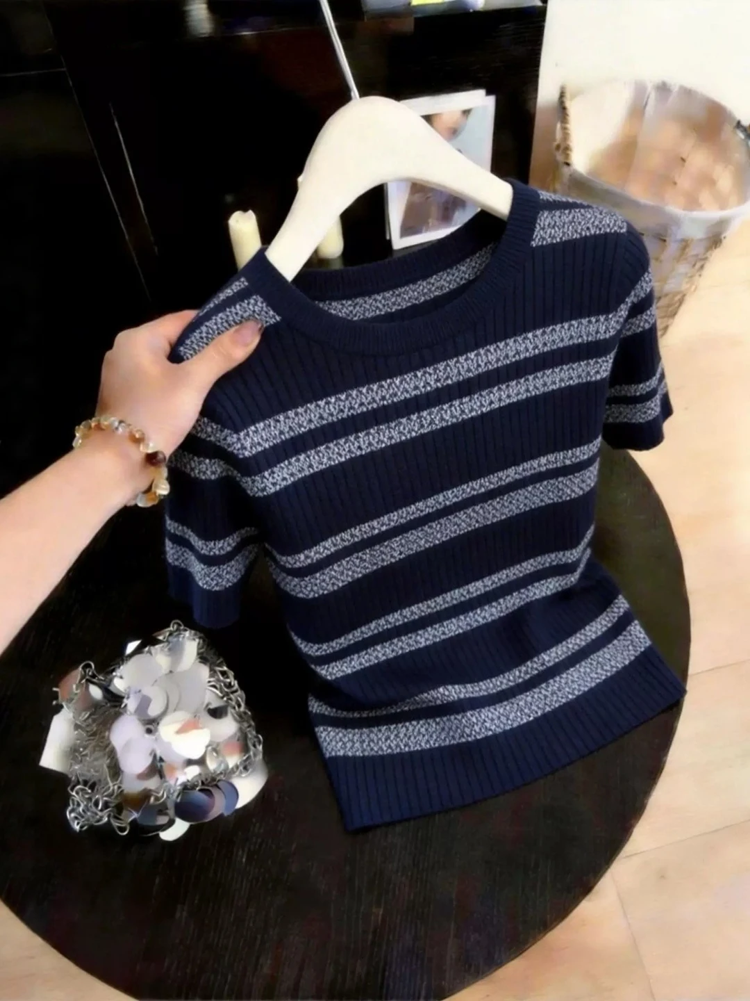 plus Size Summer 2026 New Fashion Elegant High-End Slimming Striped Short Sleeve Knitted T-Shirt Women's Korean Style Slim Fi...
plus Size Summer 2026 New Fashion Elegant High-End Slimming Striped Short Sleeve Knitted T-Shirt Women's Korean Style Slim Fi...