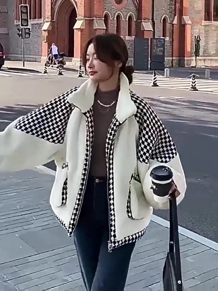 Куртка из овечьей шерсти, женская корейская утепленная стеганая подкладка, мягкая обивка, наполненная, ватная, стеганая, упакованная, загруженная, заряженная
Куртка из овечьей шерсти, женская корейская утепленная стеганая подкладка, мягкая обивка, наполненная, ватная, стеганая, упакованная, загруженная, заряженная