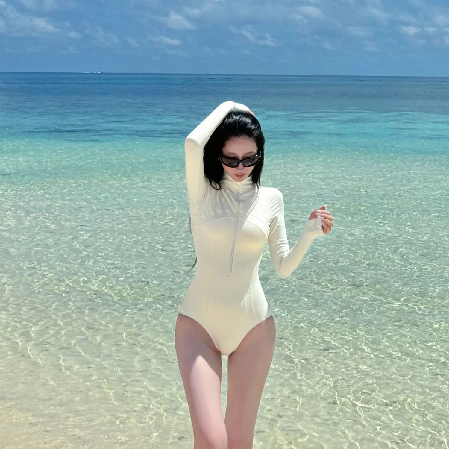 One-piece Wetsuit Tail Wave Surfing Swimsuit Women's Long-sleeved Trousers Sunscreen One-piece Quick-drying Jellyfish Suit
One-piece Wetsuit Tail Wave Surfing Swimsuit Women's Long-sleeved Trousers Sunscreen One-piece Quick-drying Jellyfish Suit