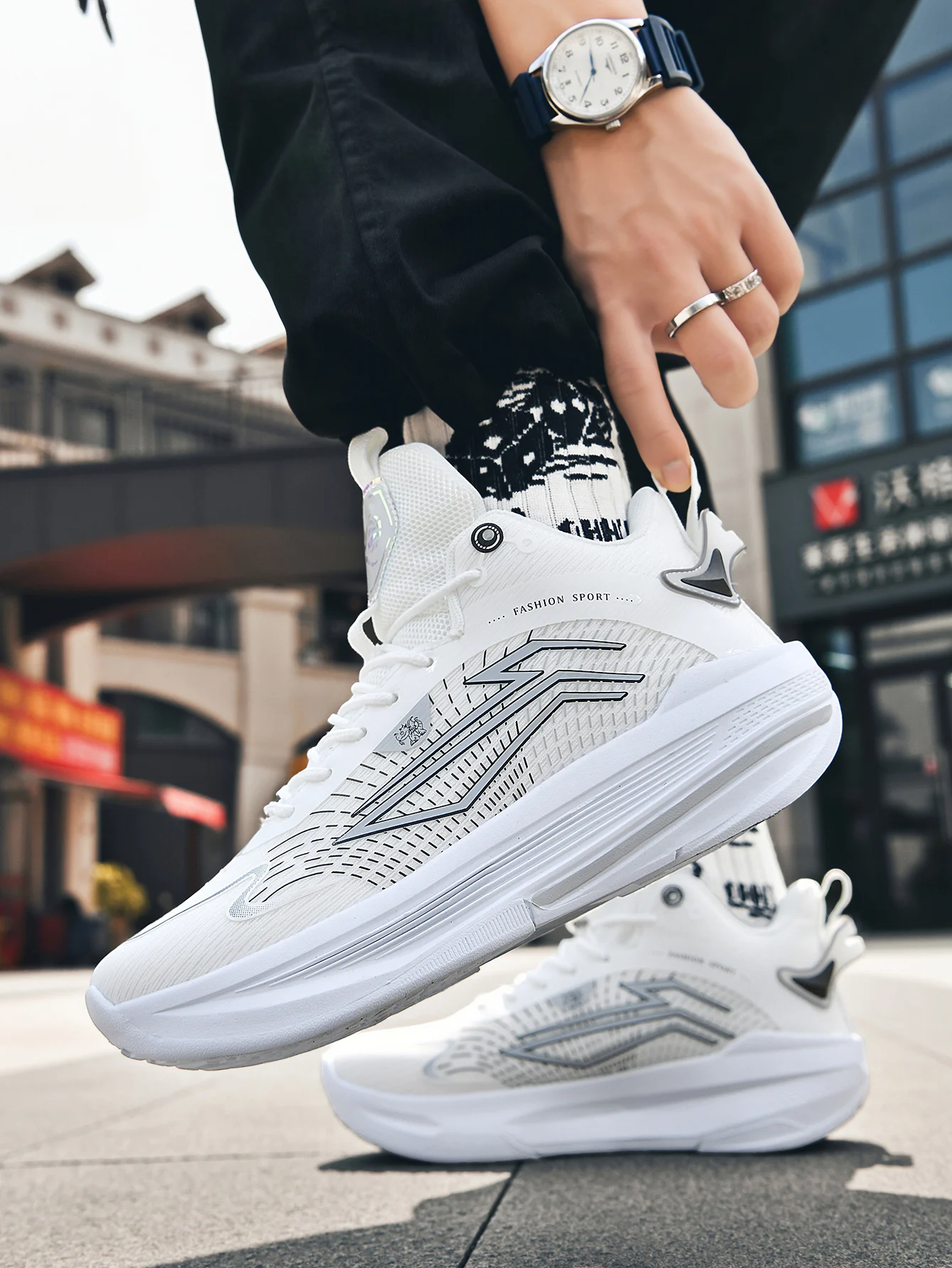 Lightweight solid breathable basketball shoes shock absorbing wear soft rubber sole simple all match unisex training sneakers
Lightweight solid breathable basketball shoes shock absorbing wear soft rubber sole simple all match unisex training sneakers