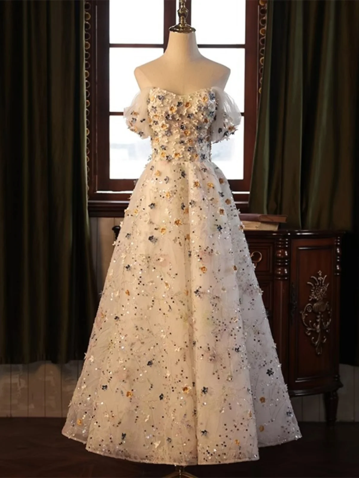 Chic Birthday Par Floral Evening Gown Bridal Dr Korean Sle Long Svel Midi Skirt for Wedding Performance Celebration
Chic Birthday Par Floral Evening Gown Bridal Dr Korean Sle Long Svel Midi Skirt for Wedding Performance Celebration