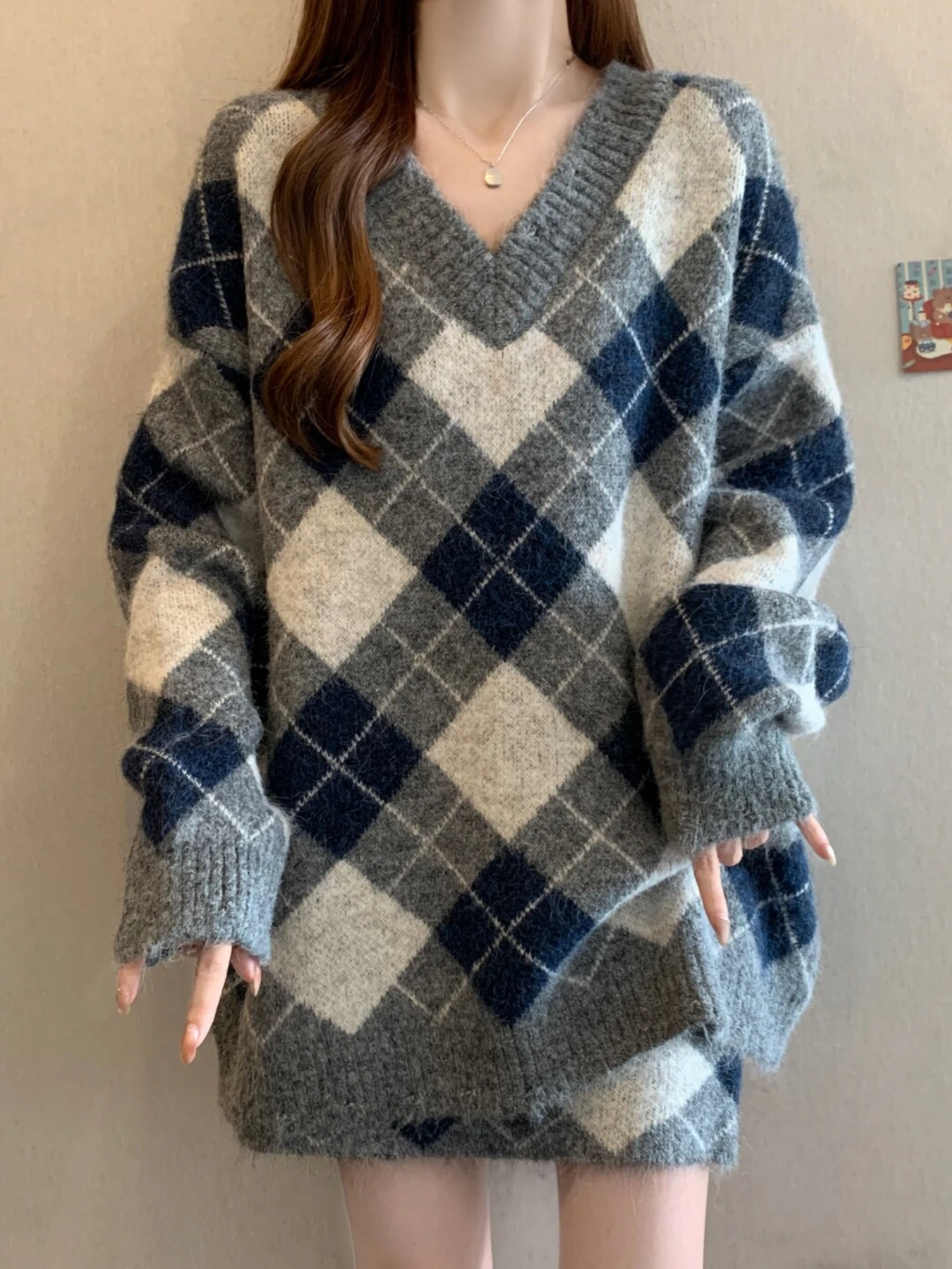 Spring Autumn Women's plus Size Knitted Sweater And Short Skirt Two Piece Set High End Diamond Pattern V Neck Long Sleeve
Spring Autumn Women's plus Size Knitted Sweater And Short Skirt Two Piece Set High End Diamond Pattern V Neck Long Sleeve
