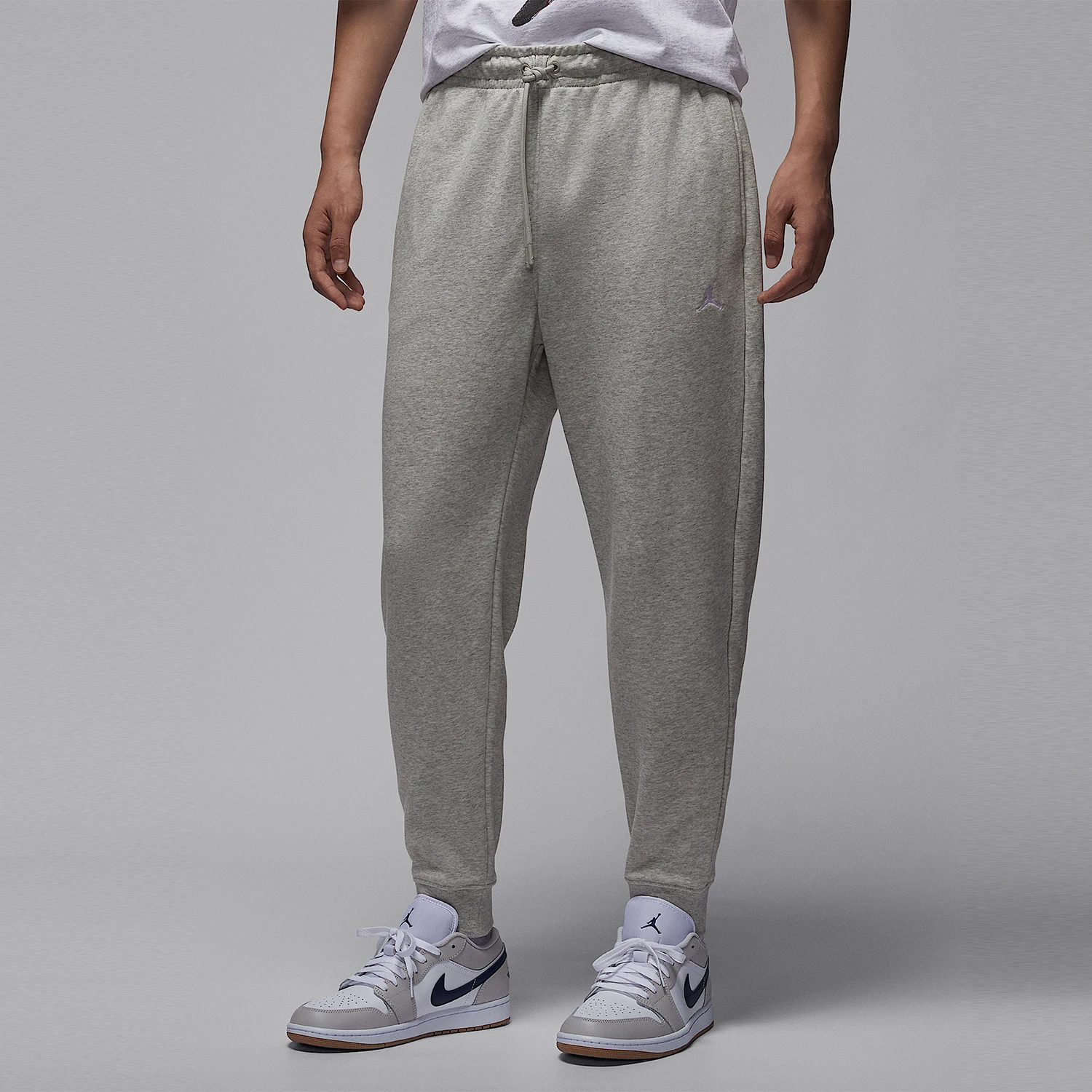 Оригинальные мужские трикотажные спортивные брюки Nike JORDAN на шнуровке FV7280-050
Оригинальные мужские трикотажные спортивные брюки Nike JORDAN на шнуровке FV7280-050