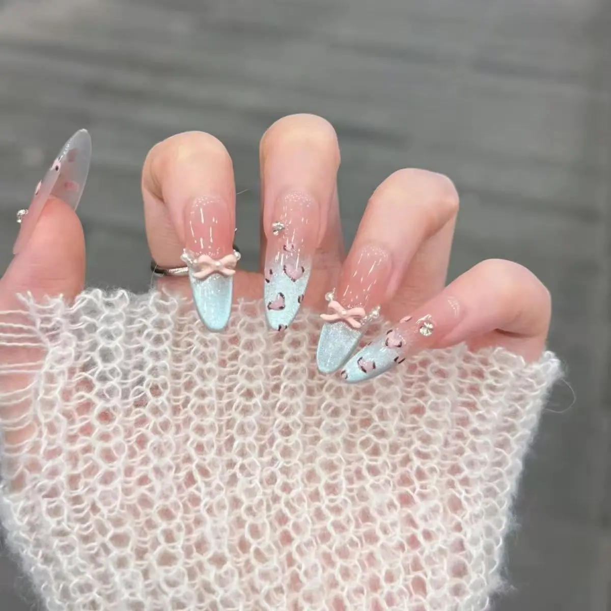 10pcs Handmade Press on Nails Leopard Print Blue Cat Eye Fake Nail Tips Wearable Detachable Spice Girls Long Almond False Nails
10pcs Handmade Press on Nails Leopard Print Blue Cat Eye Fake Nail Tips Wearable Detachable Spice Girls Long Almond False Nails
