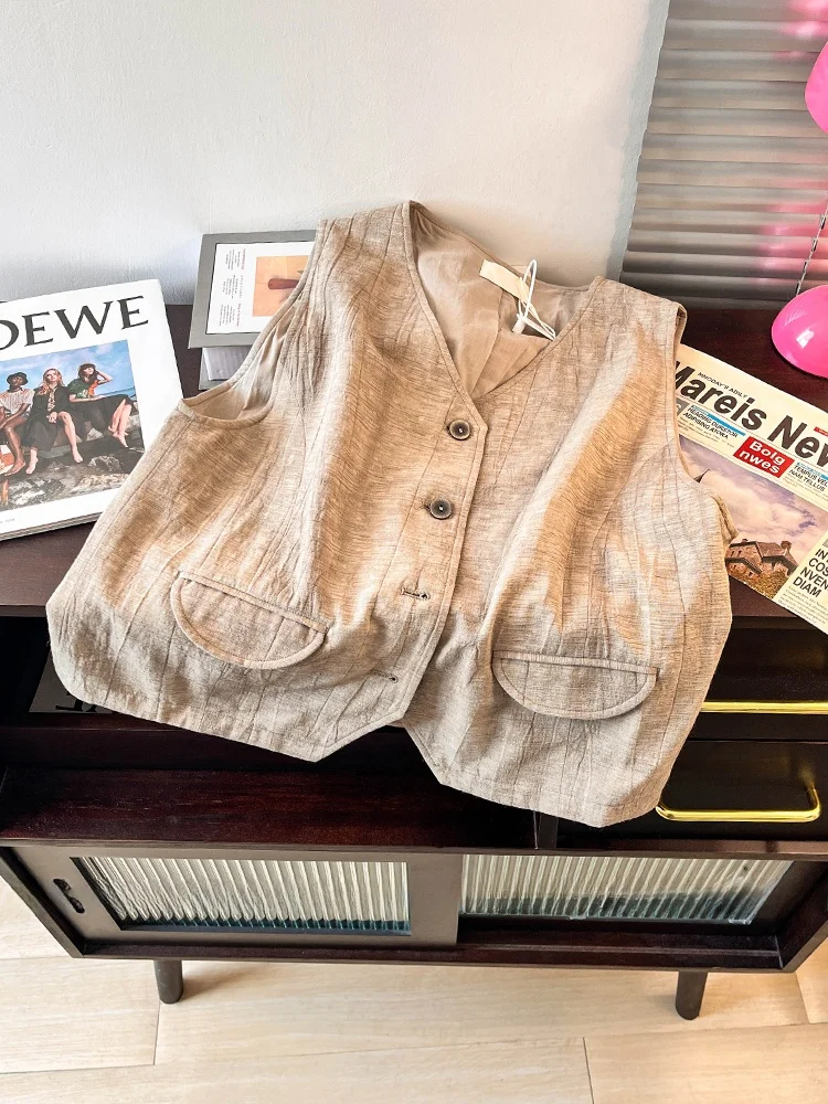 Женский льняной жилет в стиле ретро, окрашенный в грязи, ранняя осень, элитный свободный повседневный многослойный льняной жилет, топ-джакет
Женский льняной жилет в стиле ретро, окрашенный в грязи, ранняя осень, элитный свободный повседневный многослойный льняной жилет, топ-джакет