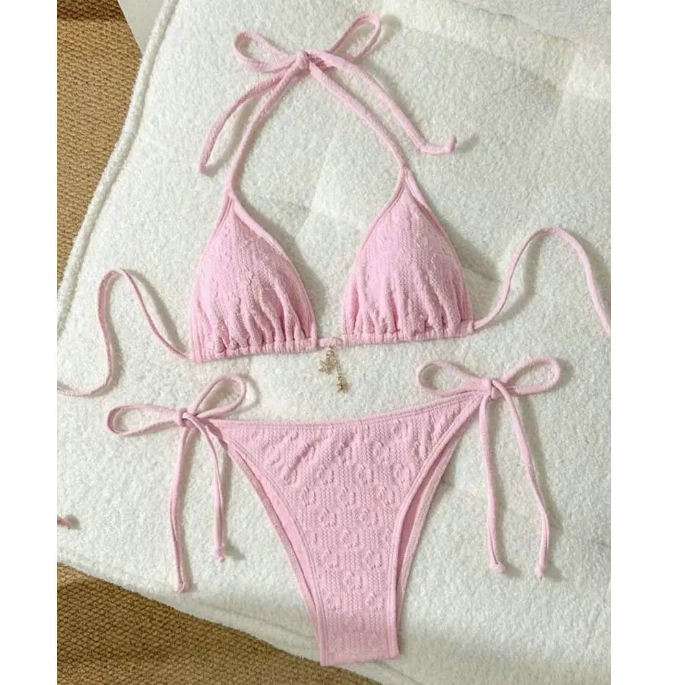 Розовый цветок с тиснением, однотонные купальники с лямкой на шее, треугольные бикини, микро-стринги, сексуальный купальник, женский купальный костюм 2025 года, комплекты бикини
Розовый цветок с тиснением, однотонные купальники с лямкой на шее, треугольные бикини, микро-стринги, сексуальный купальник, женский купальный костюм 2025 года, комплекты бикини