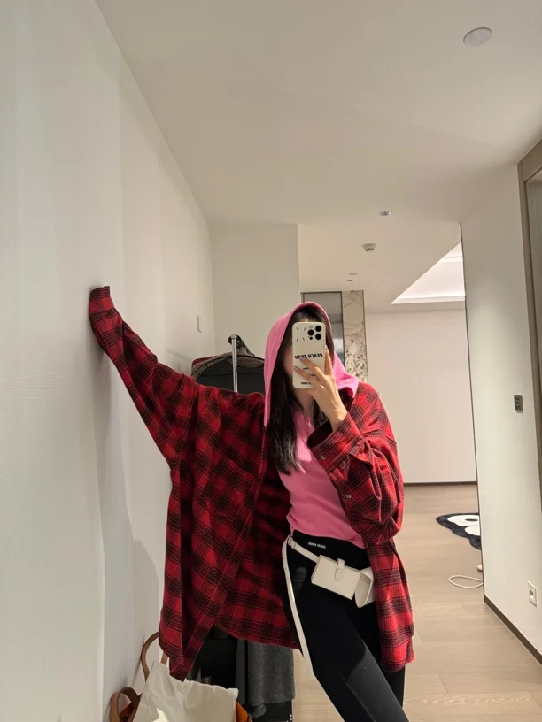 Peachzhou Parisian Red Plaid Loose Fit Pure Cotton Hooded irt Casual Long Sve Coat for Couples Spring 2025 Casual Sle
Peachzhou Parisian Red Plaid Loose Fit Pure Cotton Hooded irt Casual Long Sve Coat for Couples Spring 2025 Casual Sle