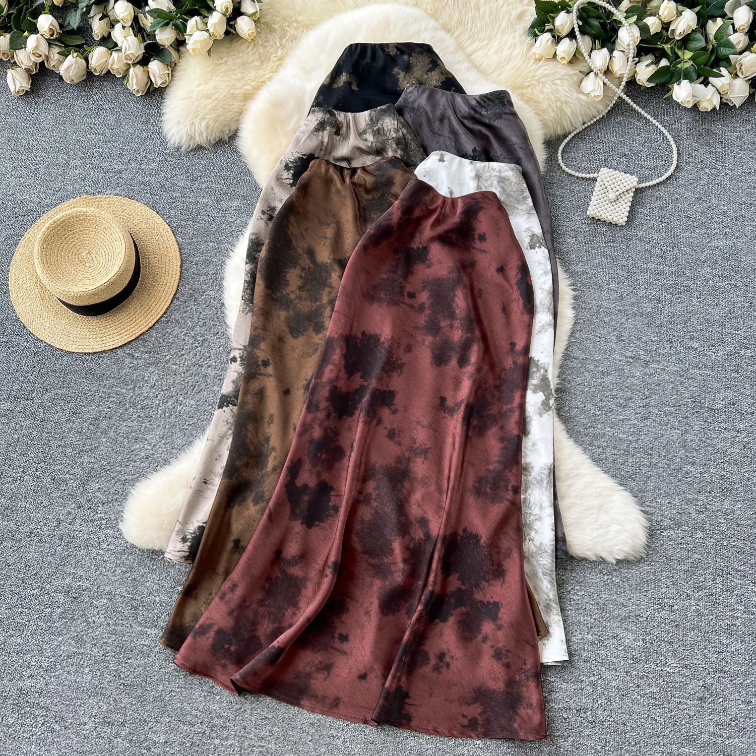 Women's Spring Summer Retro Ink Print Satin Long Skirts 2026 Female Fahion Elegant High Waist Slim A-line Skirt
Women's Spring Summer Retro Ink Print Satin Long Skirts 2026 Female Fahion Elegant High Waist Slim A-line Skirt