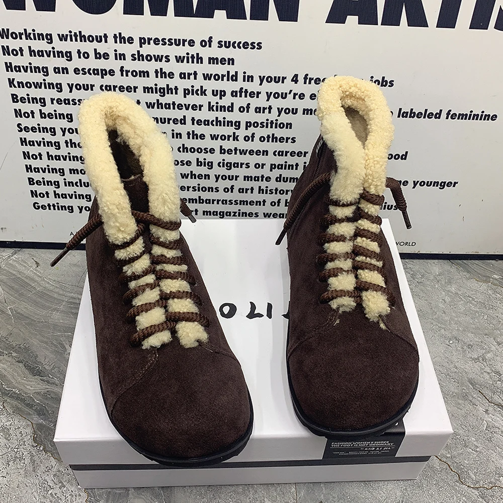 Модные женские ботинки больших размеров, повседневные женские ботинки на плоской подошве, нескользящая женская обувь на теплой меху, дизайнерские кожаные ботинки, женские ботильоны 
Модные женские ботинки больших размеров, повседневные женские ботинки на плоской подошве, нескользящая женская обувь на теплой меху, дизайнерские кожаные ботинки, женские ботильоны