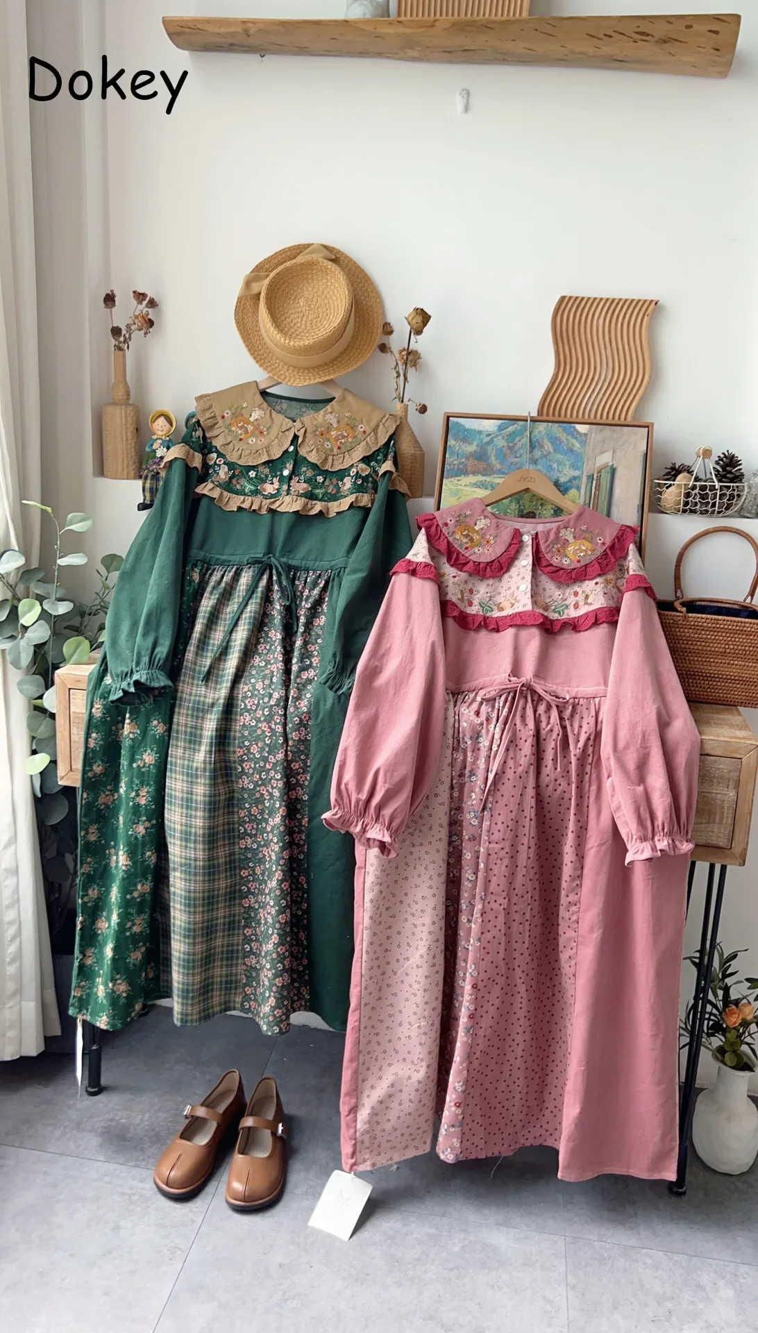 Vintage Embroidery Patchwork Lace-up Corduroy Dress For Women Autumn Japan Mori Girl Peter Pan Collar Long-Sleeved Kawaii Dress
Vintage Embroidery Patchwork Lace-up Corduroy Dress For Women Autumn Japan Mori Girl Peter Pan Collar Long-Sleeved Kawaii Dress