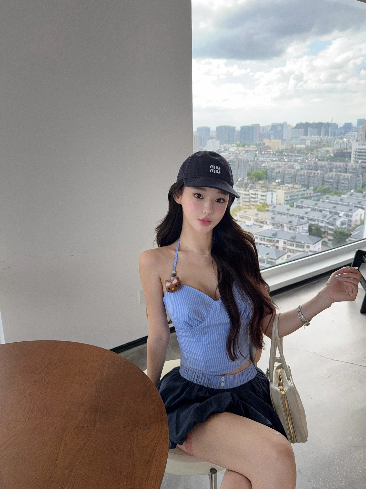 Новинка: Женский летний укороченный топ на бретельках с синими полосками в винтажном стиле, модель Hot Girl Ne, с вырезом-лодочкой
Новинка: Женский летний укороченный топ на бретельках с синими полосками в винтажном стиле, модель Hot Girl Ne, с вырезом-лодочкой