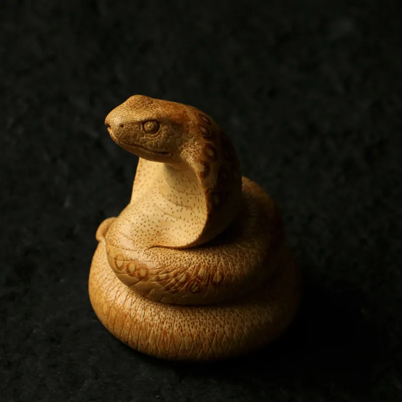 Hand-carved over ten years old bamboo root Earth Dragon handheld toy
Hand-carved over ten years old bamboo root Earth Dragon handheld toy