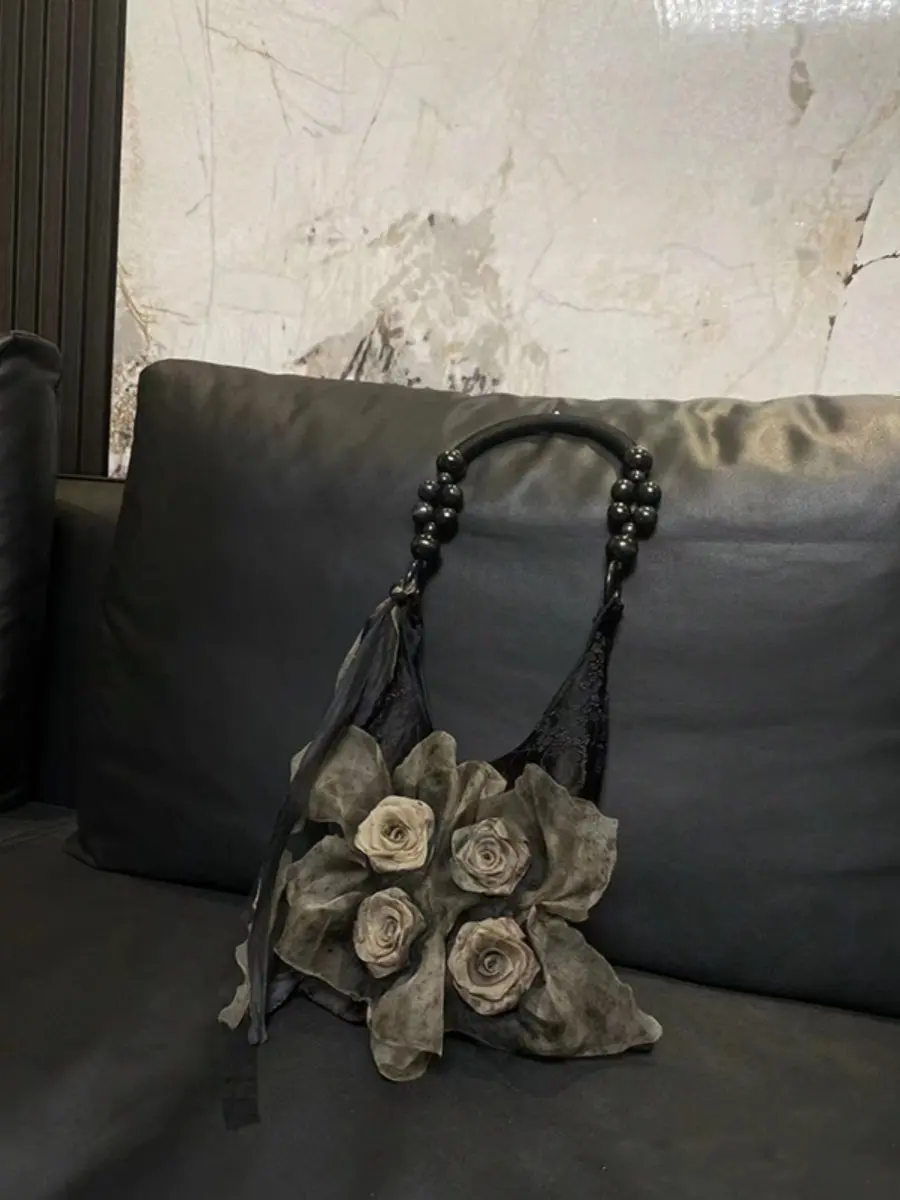 Retro 3D Rose Flower Bag Pleated Armpit Bag Commuting Large Capacity Tote Bag Gradually Changing Color Single Shoulder Handbag
Retro 3D Rose Flower Bag Pleated Armpit Bag Commuting Large Capacity Tote Bag Gradually Changing Color Single Shoulder Handbag