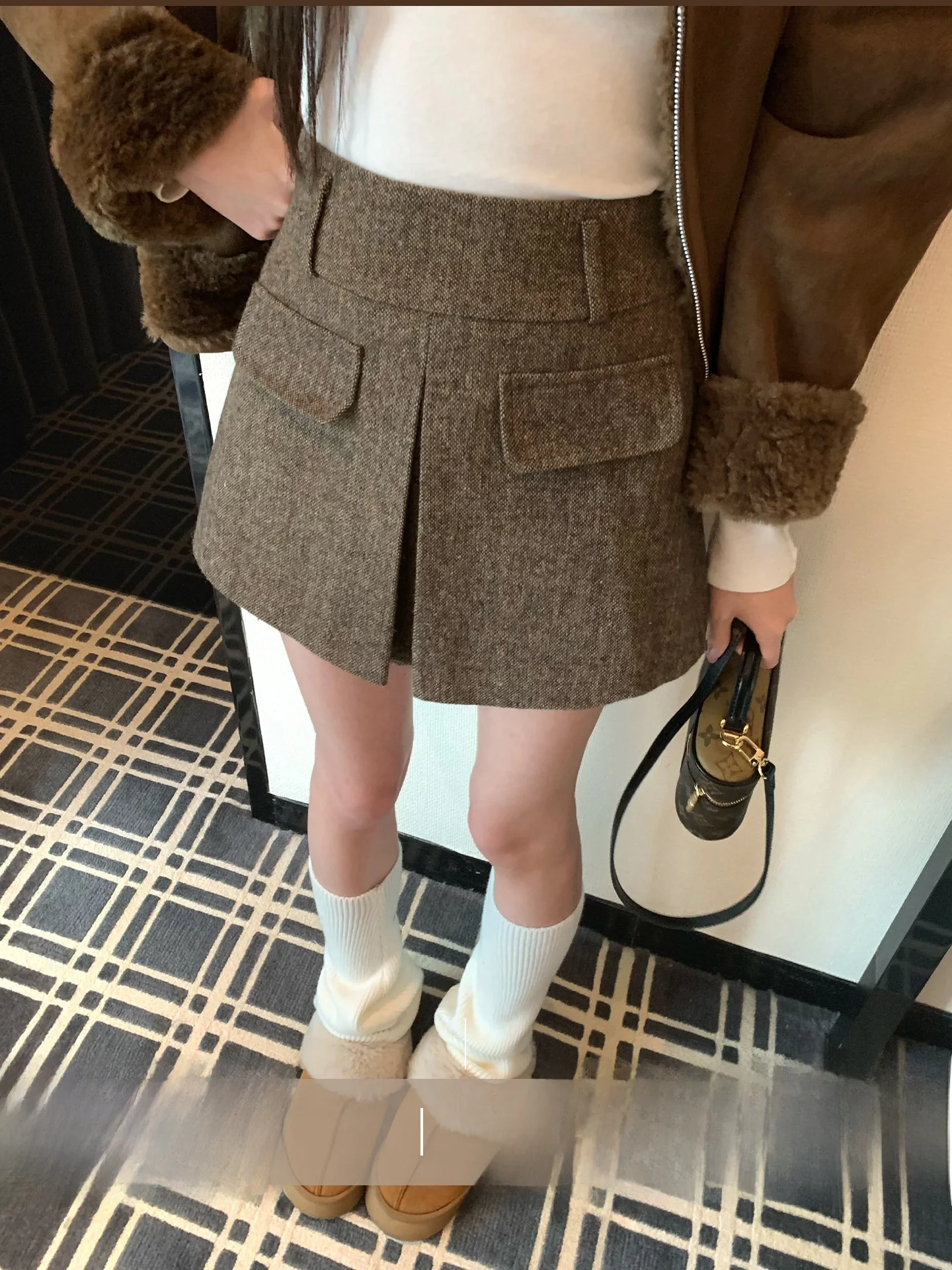 New Fashionable A-Line Skirt with Slit in Woolen Fabric for Women Spring Season Casual High Waist Polyester Fiber
New Fashionable A-Line Skirt with Slit in Woolen Fabric for Women Spring Season Casual High Waist Polyester Fiber