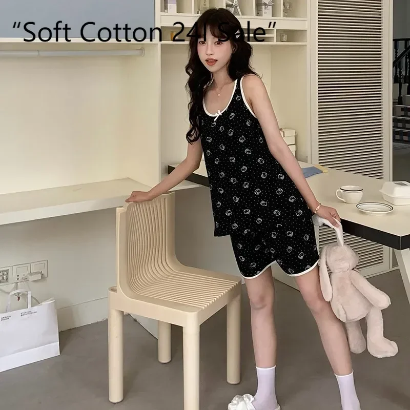 2025 summer new Hello Kitty pajamas cute black with chest pad two-piece set suspender shorts Hello Kitty casual and loose
2025 summer new Hello Kitty pajamas cute black with chest pad two-piece set suspender shorts Hello Kitty casual and loose