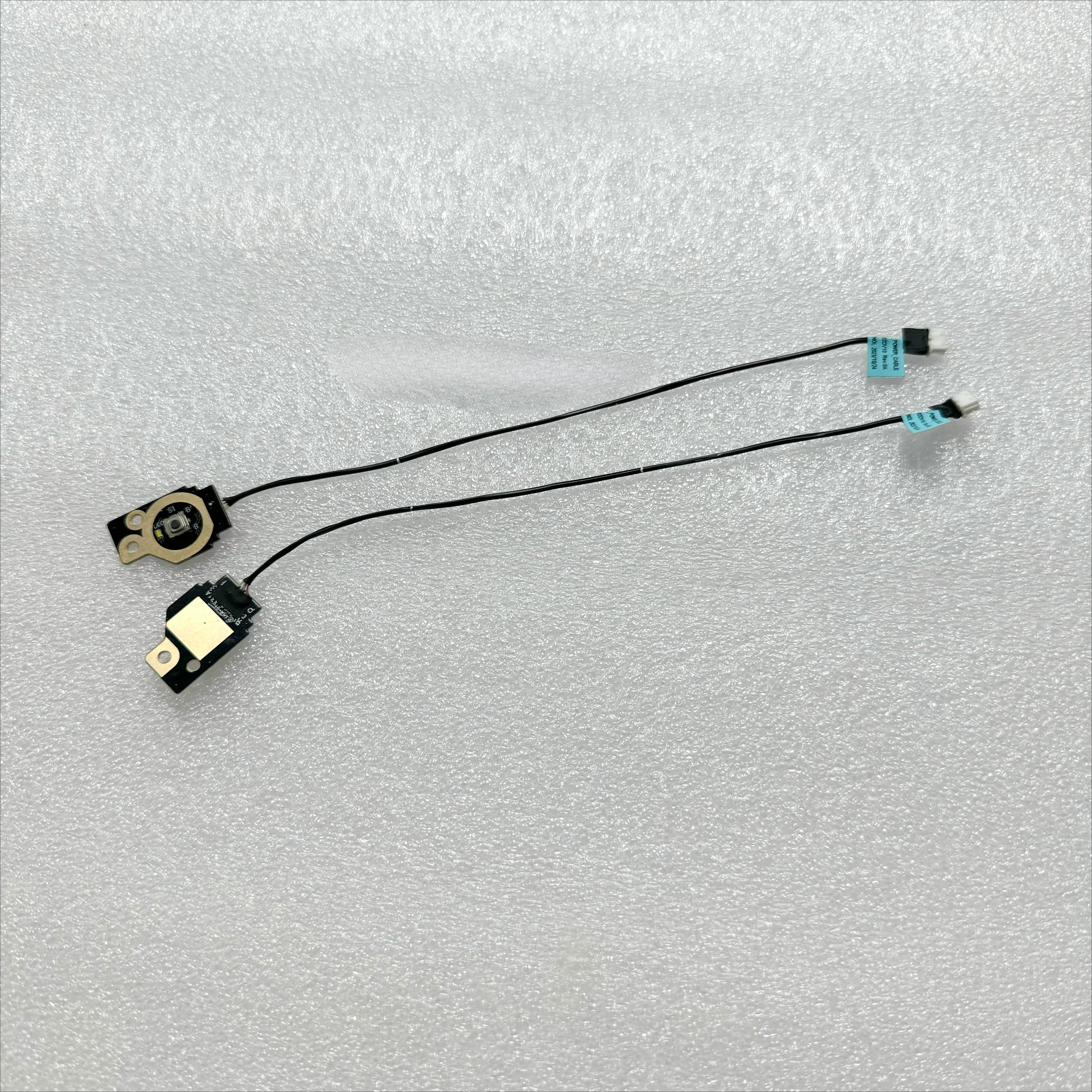 1pcs For ThinkPad P15 Gen 1 T15G GEN2 switch small board, switch cable 5C11C12570
1pcs For ThinkPad P15 Gen 1 T15G GEN2 switch small board, switch cable 5C11C12570