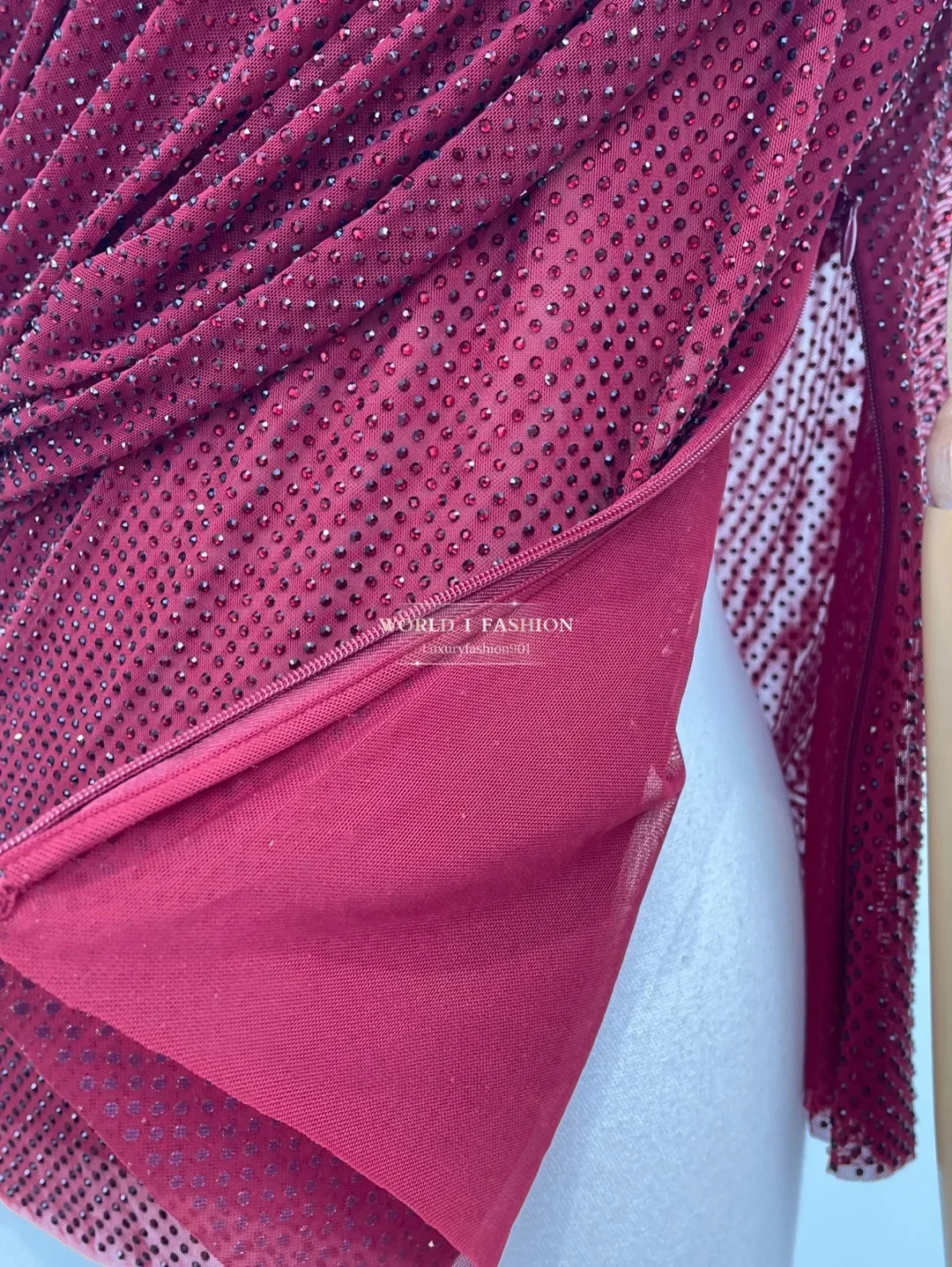 Daily Red Short Sleeve Diamonds Pressed Blouse Tops 2025 High Quality
Daily Red Short Sleeve Diamonds Pressed Blouse Tops 2025 High Quality