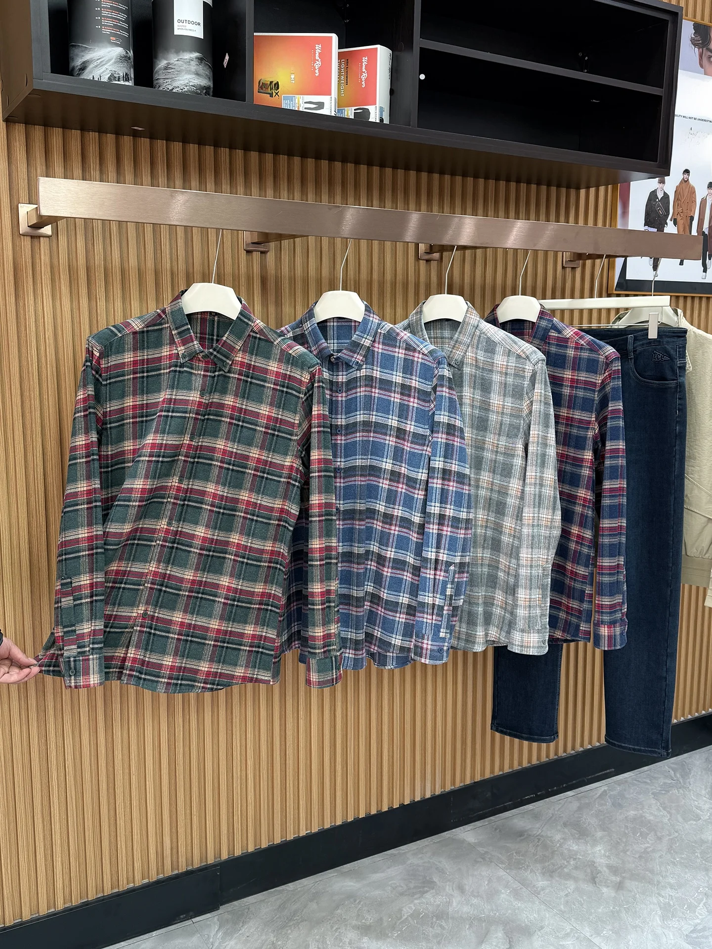 Comfortable Soft Pure Cotton Long Sleeve Shirt Men's American Casual Plaid Crafted Brushed Loose Fit Skin-friendly Spring Autumn
Comfortable Soft Pure Cotton Long Sleeve Shirt Men's American Casual Plaid Crafted Brushed Loose Fit Skin-friendly Spring Autumn