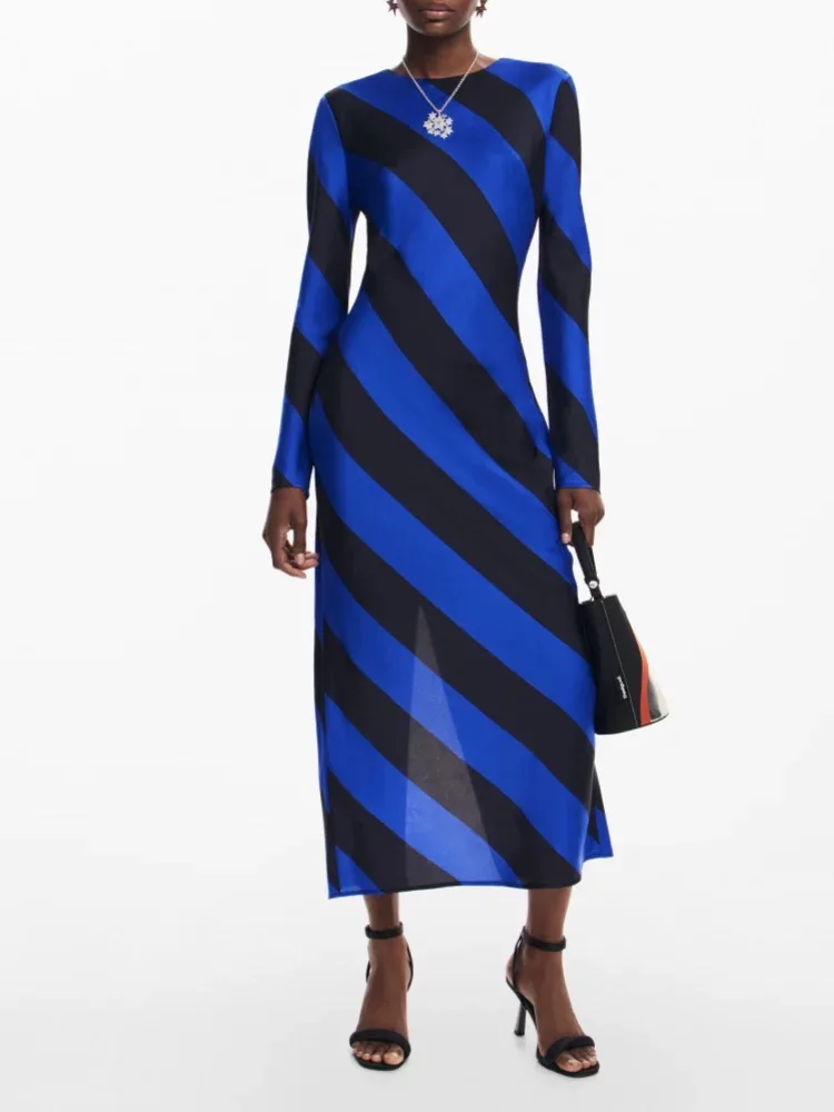 Foreign trade European and American style spring new blue and black striped round neck back slit long sleeved dress, fashionable
Foreign trade European and American style spring new blue and black striped round neck back slit long sleeved dress, fashionable