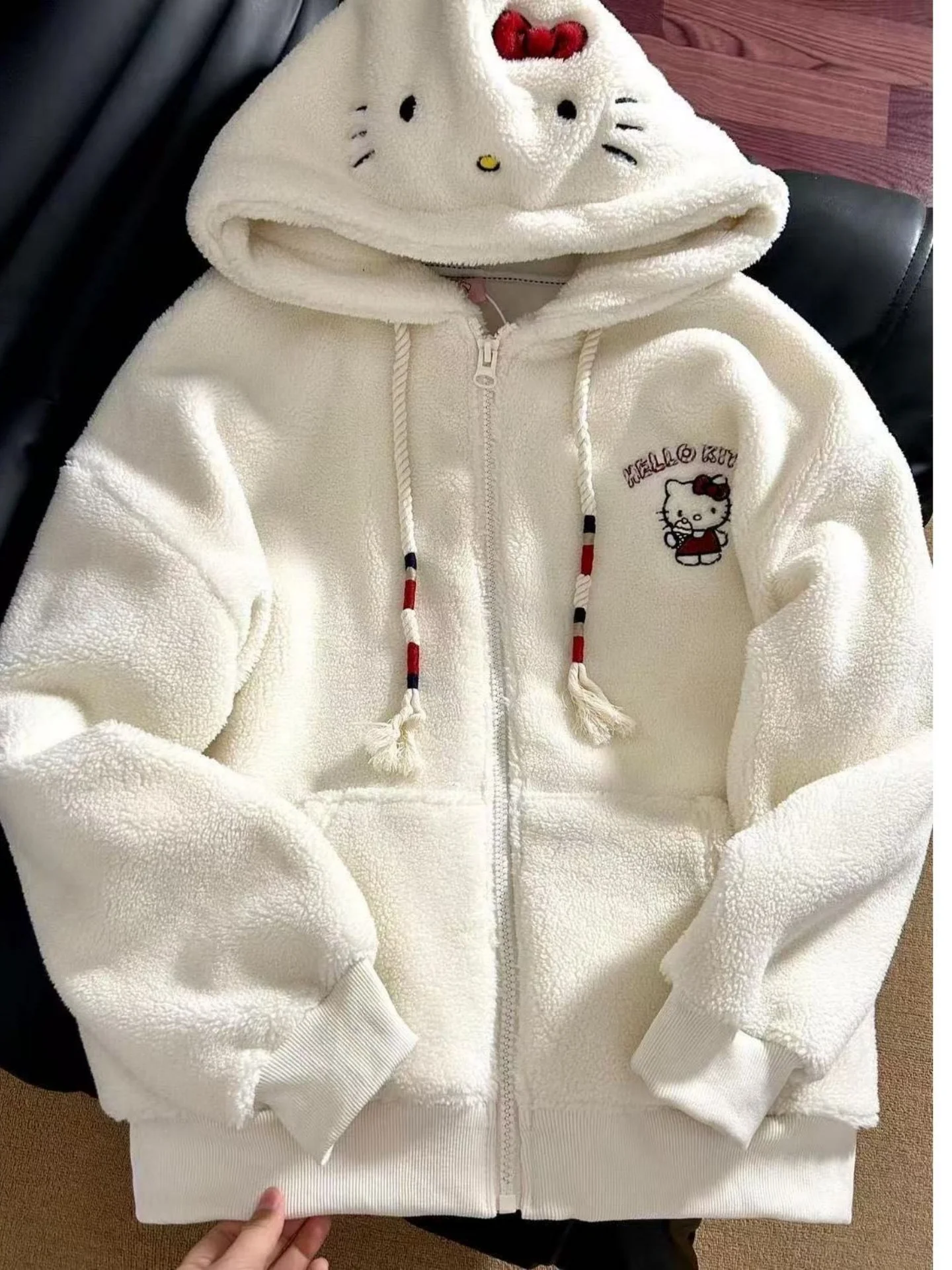 Милый женский кардиган из вышитого меха ягненка с капюшоном, универсальный, на молнии, удлиненный, в стиле «ленивый шик»
Милый женский кардиган из вышитого меха ягненка с капюшоном, универсальный, на молнии, удлиненный, в стиле «ленивый шик»