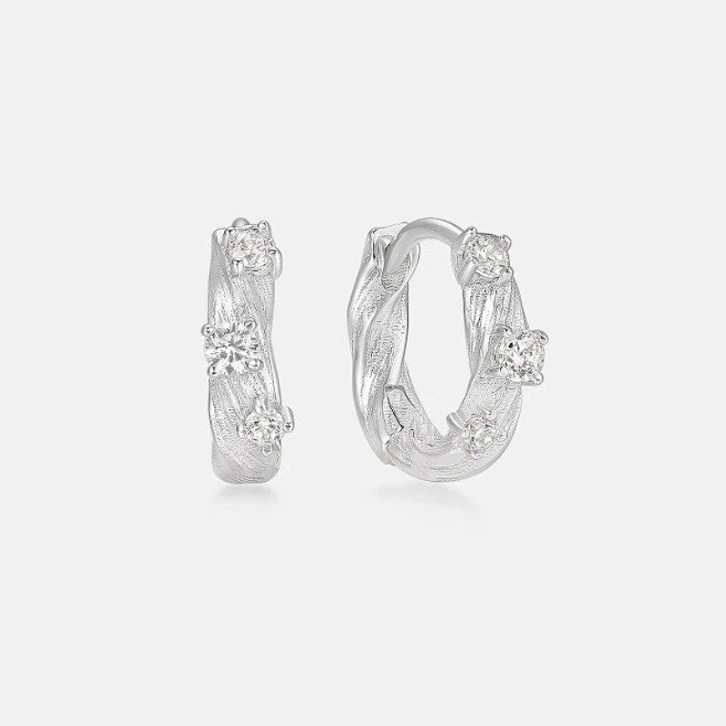 925 Sterling Silver Chic Frosted Fried Dough Twists Zircon Hoop Earring for Women Fine Jewelry High Luxury Vintage Accessories
925 Sterling Silver Chic Frosted Fried Dough Twists Zircon Hoop Earring for Women Fine Jewelry High Luxury Vintage Accessories