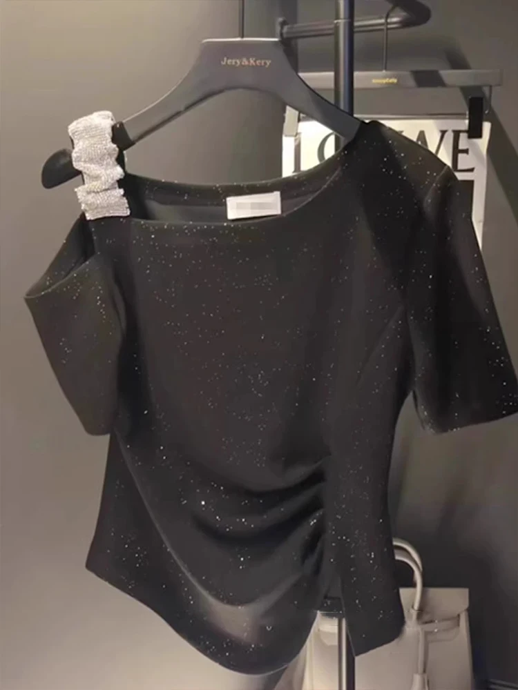 Elegant Black Short Sleeve Women's Top Shoulder Bared Slimming Design Summer New Style Casual Wear Daily Fashion Trend
Elegant Black Short Sleeve Women's Top Shoulder Bared Slimming Design Summer New Style Casual Wear Daily Fashion Trend