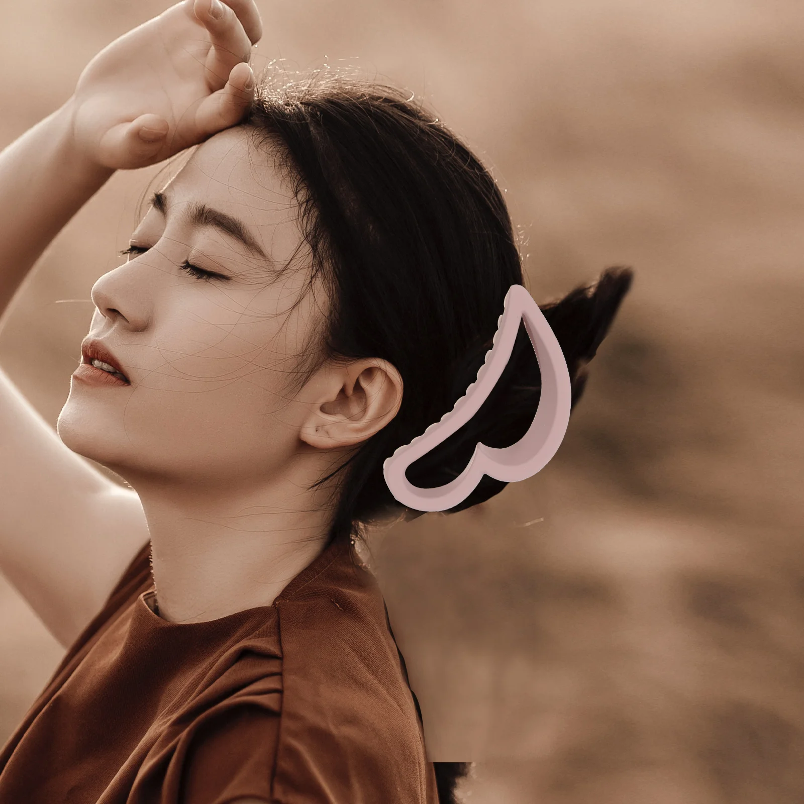 3Pcs Heart Claw Clips Attractive Design Smooth Surface Comfortable Wear Thick Thin Normal Hair Styles Heart Claw Clip
3Pcs Heart Claw Clips Attractive Design Smooth Surface Comfortable Wear Thick Thin Normal Hair Styles Heart Claw Clip