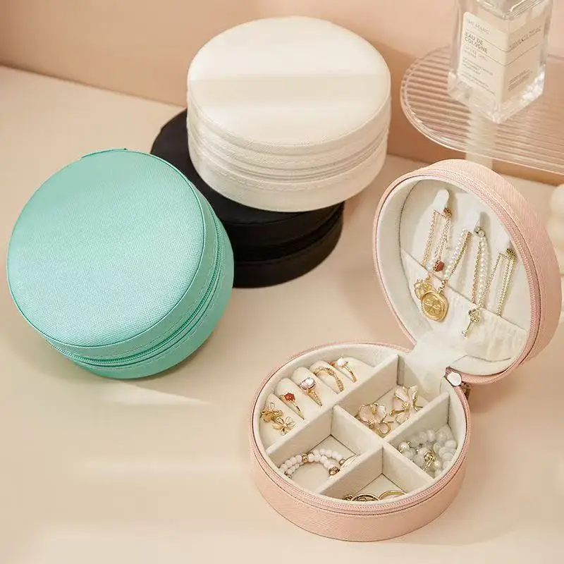 Round storage box portable PU packaging case dustproof jewelry
Round storage box portable PU packaging case dustproof jewelry