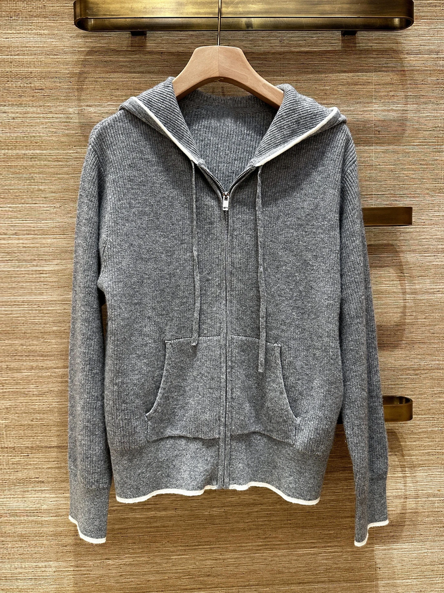 Женский повседневный вязаный кардиган S Home South Oil: универсальный, комфортный, средней плотности, с длинными рукавами и молнией
Женский повседневный вязаный кардиган S Home South Oil: универсальный, комфортный, средней плотности, с длинными рукавами и молнией