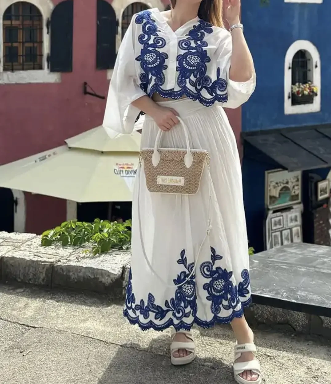 European And American Style 2025 New Women's Fashion Versatile Contrast Color Embroidered Shirt High Waist Skirt
European And American Style 2025 New Women's Fashion Versatile Contrast Color Embroidered Shirt High Waist Skirt