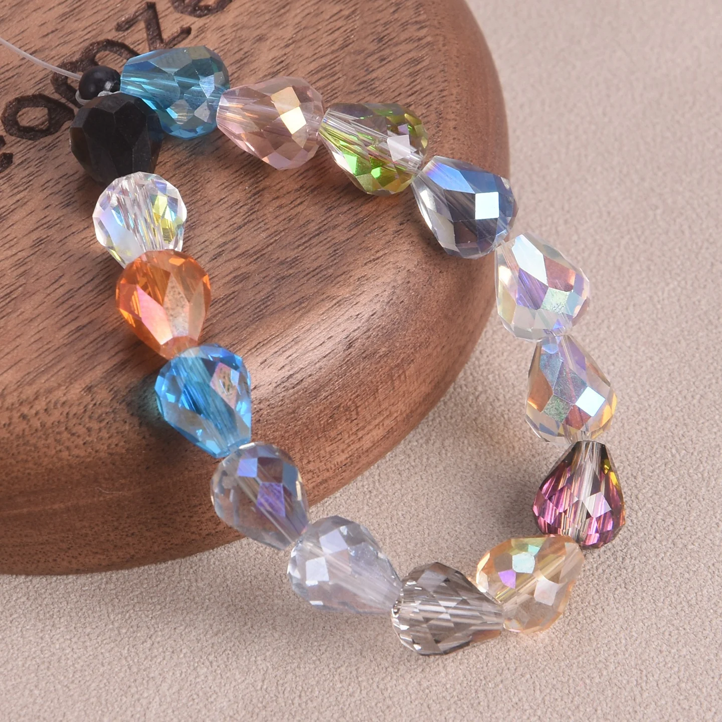 20pcs Teardrop Faceted 9x8mm Shiny Crystal Glass Loose Beads For Jewelry Making DIY Crafts Findings
20pcs Teardrop Faceted 9x8mm Shiny Crystal Glass Loose Beads For Jewelry Making DIY Crafts Findings