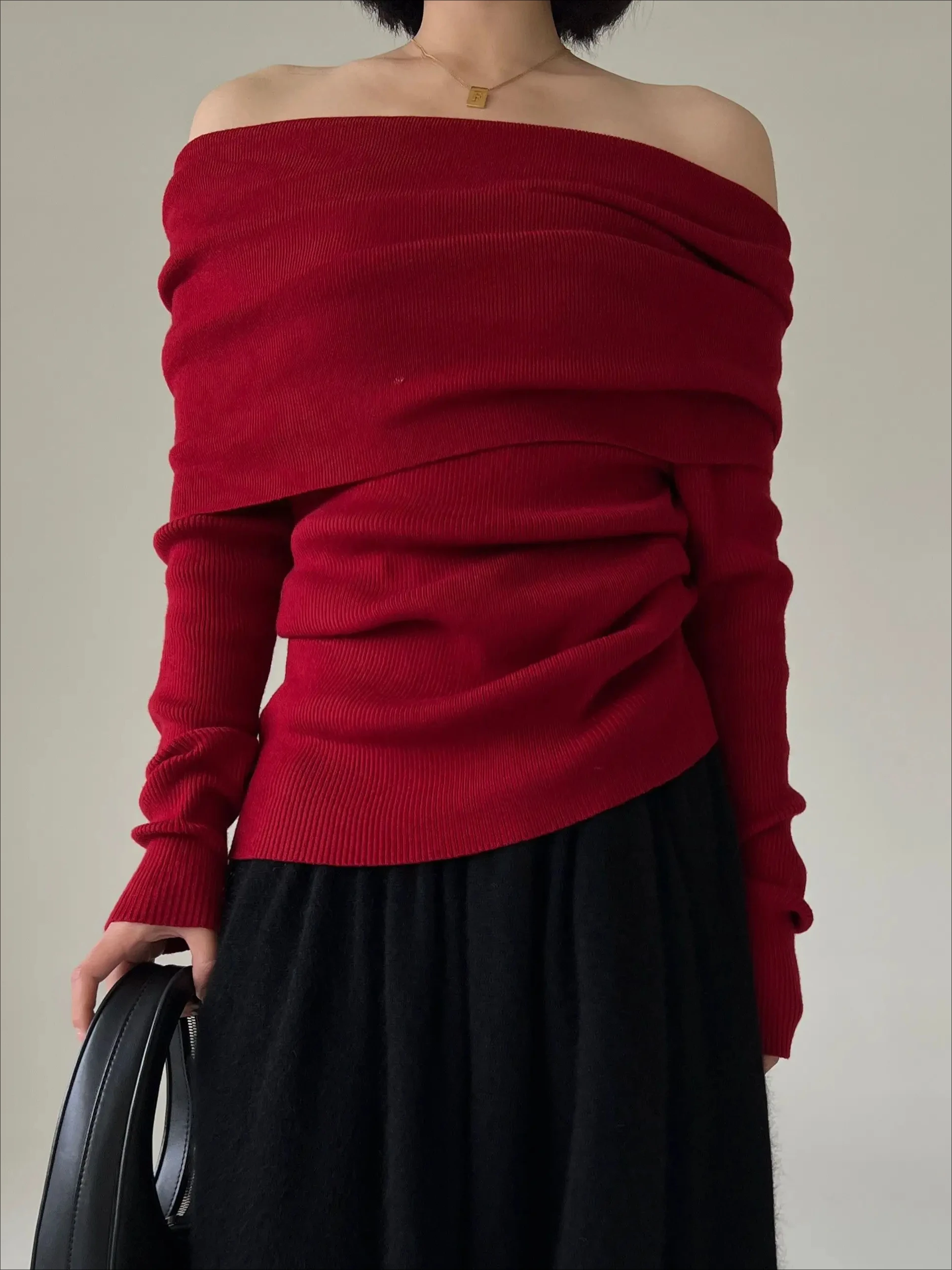 Autumn Winter Off Shoulder Women Sweaters Elegant Vintage Knitted Solid Jumper High Stretch Top Soft Chic Pullovers 2025
Autumn Winter Off Shoulder Women Sweaters Elegant Vintage Knitted Solid Jumper High Stretch Top Soft Chic Pullovers 2025