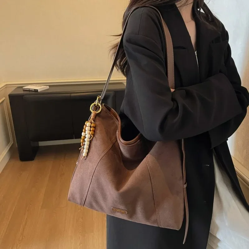 Simple Vintage Elegant Diaper Bags For Women Minimalist Classic Shoulder Bag Trendy Leather Commuter Bag Solid Color Designer
Simple Vintage Elegant Diaper Bags For Women Minimalist Classic Shoulder Bag Trendy Leather Commuter Bag Solid Color Designer