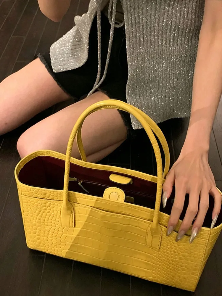 Yellow Crocodile Pattern Large Capacity Tote Bag Women's Commuter Bag Luxury Sensation Handbag Handheld 2026 New Style
Yellow Crocodile Pattern Large Capacity Tote Bag Women's Commuter Bag Luxury Sensation Handbag Handheld 2026 New Style