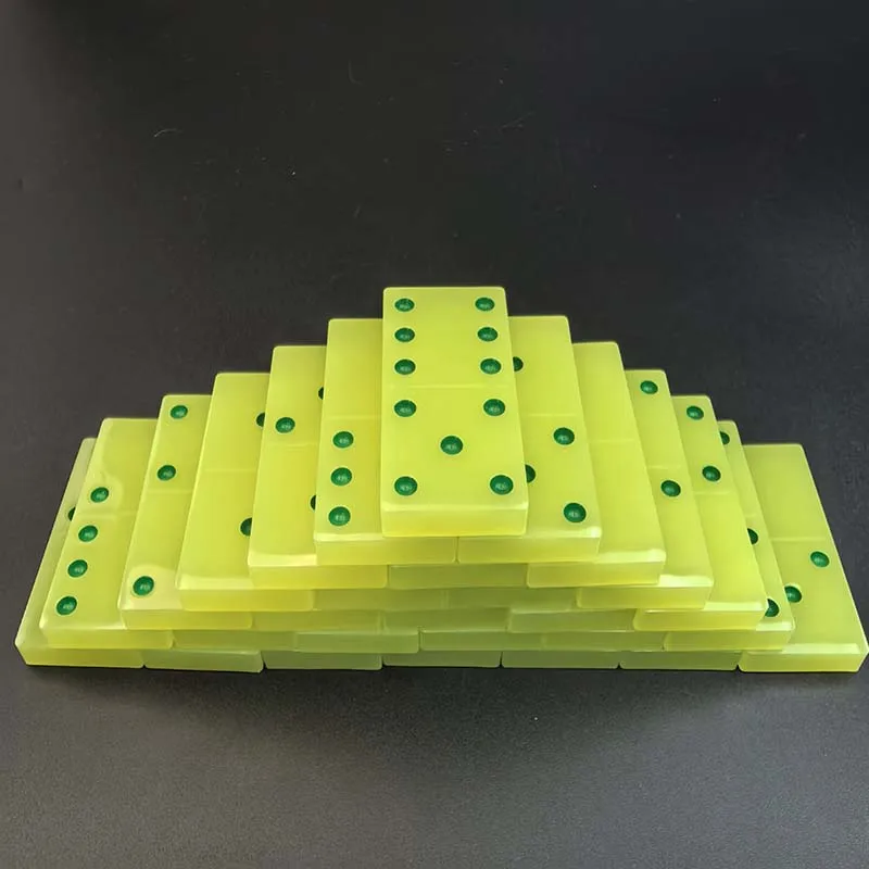 Набор домино желтого цвета, 28 шт., зеленого цвета, ручная работа.
Набор домино желтого цвета, 28 шт., зеленого цвета, ручная работа.