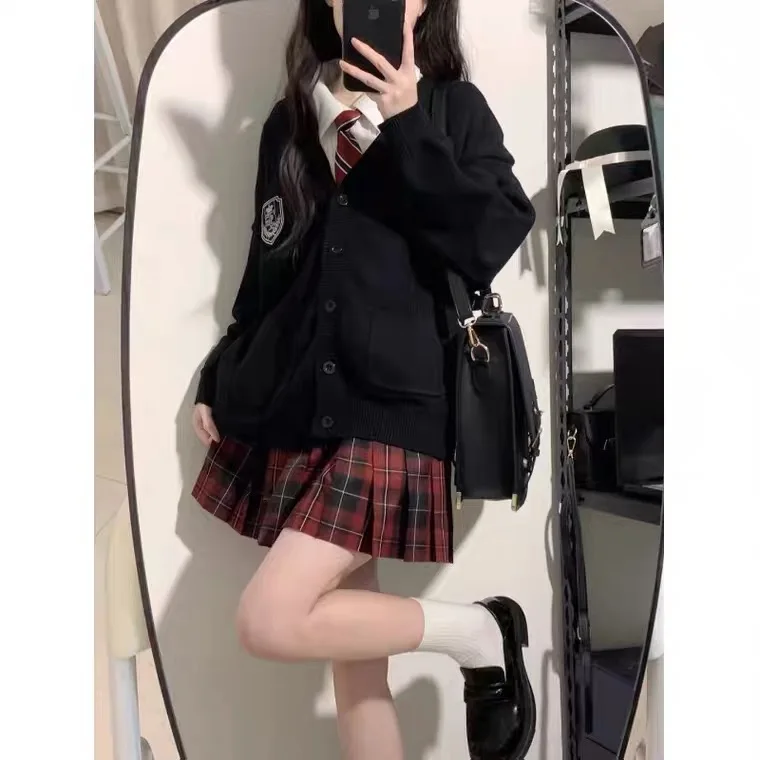 Шикарный комплект футболок для колледжа, свитер irt, наряд для студентов, профессиональная одежда из полиэстера, весенняя мода
Шикарный комплект футболок для колледжа, свитер irt, наряд для студентов, профессиональная одежда из полиэстера, весенняя мода