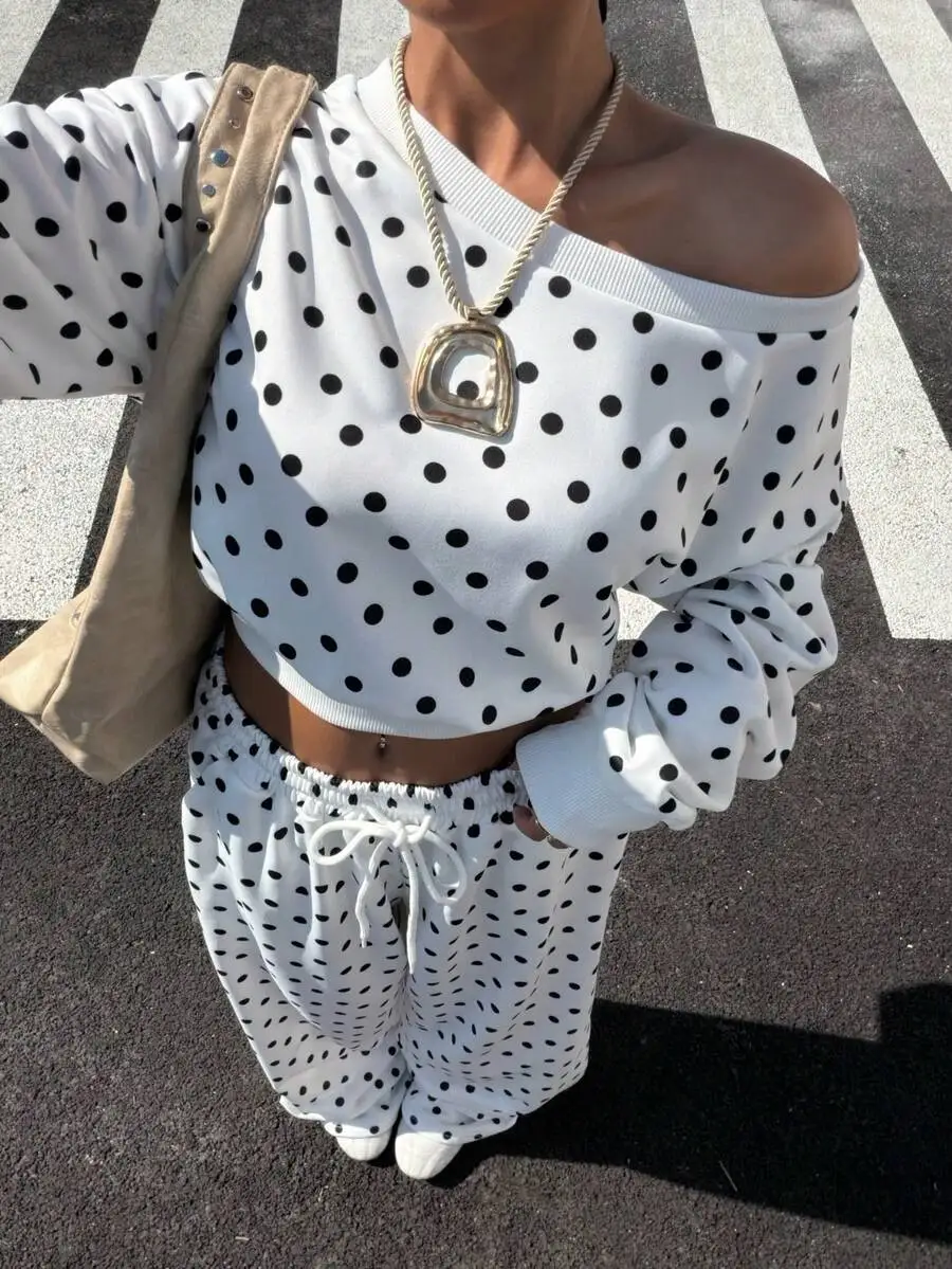 Womens White Black Polka Dot Asymmetrical Shoulder Crop Sweatshirt And Pants 2 Piece Set Summer Casual Streetwear
Womens White Black Polka Dot Asymmetrical Shoulder Crop Sweatshirt And Pants 2 Piece Set Summer Casual Streetwear