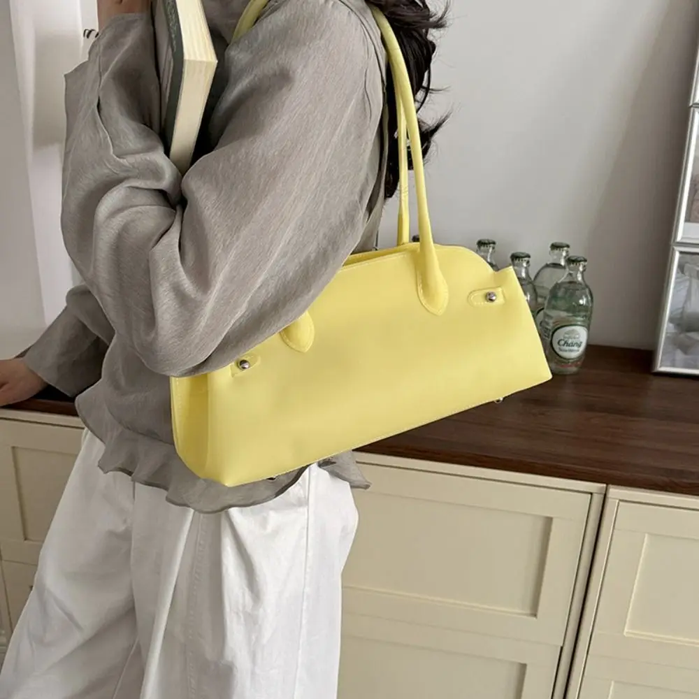 Travel Waterproof Transparent Jelly Bag Dopamine Large Capacity PVC Tote Bag Solid Color Korean Armpit Bags Summer
Travel Waterproof Transparent Jelly Bag Dopamine Large Capacity PVC Tote Bag Solid Color Korean Armpit Bags Summer