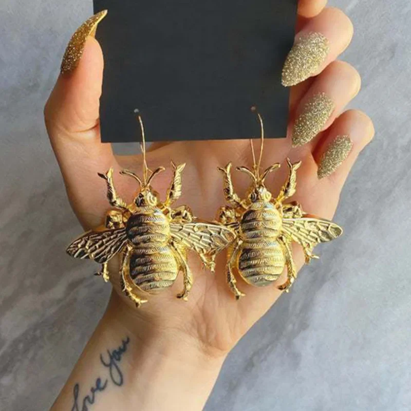 Fashion Gold Color Bee Drop Earrings Simple Jewelry Flying Insect Wings Animal Earrings For Women Girl
Fashion Gold Color Bee Drop Earrings Simple Jewelry Flying Insect Wings Animal Earrings For Women Girl