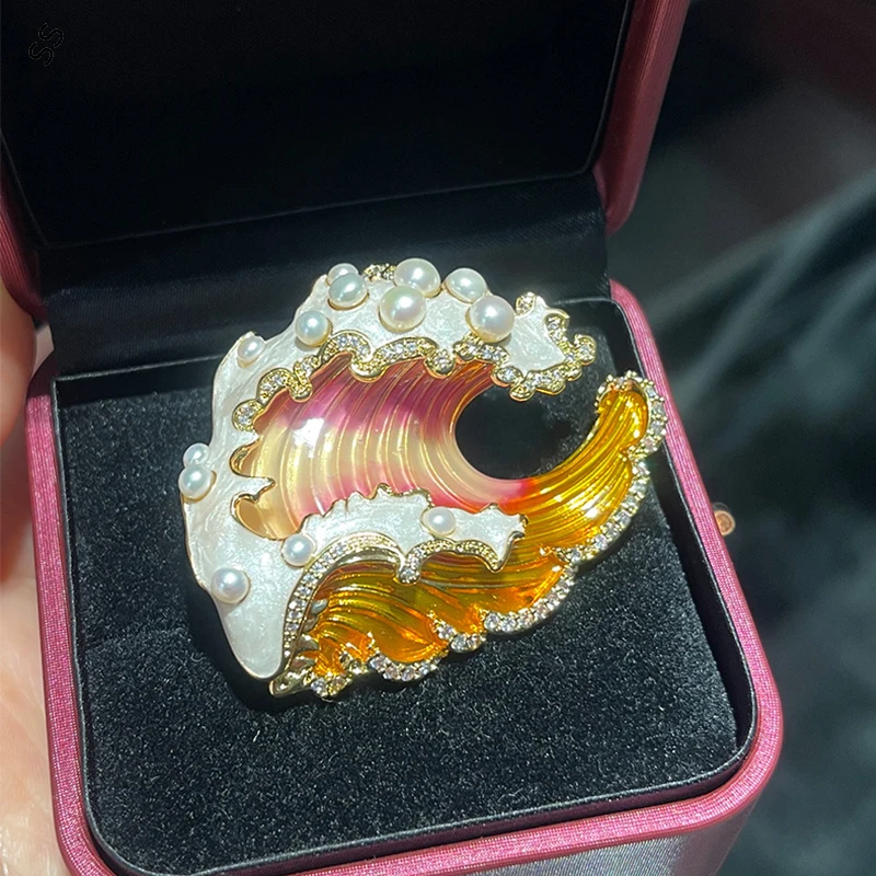Artisan Wave Brooch Copper Zircon Sea Spray Jewelry Coastal Island Souvenir Handmade Beach Wedding Gift Travel Memory Accessory
Artisan Wave Brooch Copper Zircon Sea Spray Jewelry Coastal Island Souvenir Handmade Beach Wedding Gift Travel Memory Accessory